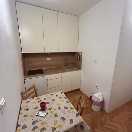 Irena Apartman
