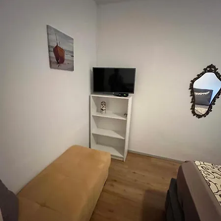 Irena Apartman *