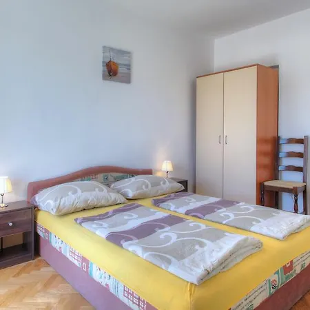 Irena Apartment Jezera