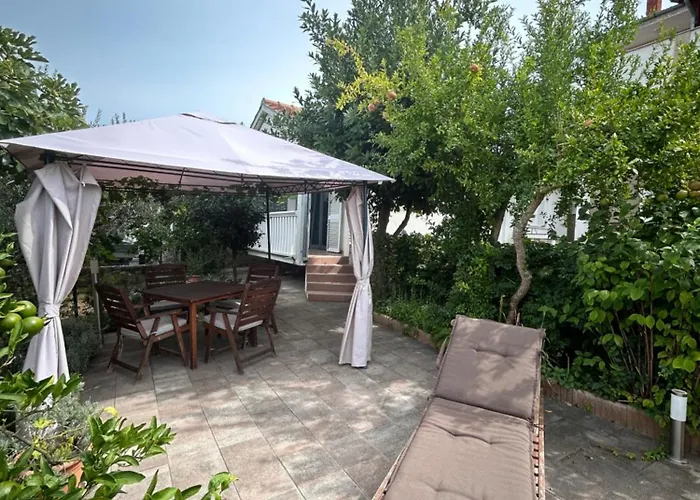 Irena Apartment Jezera